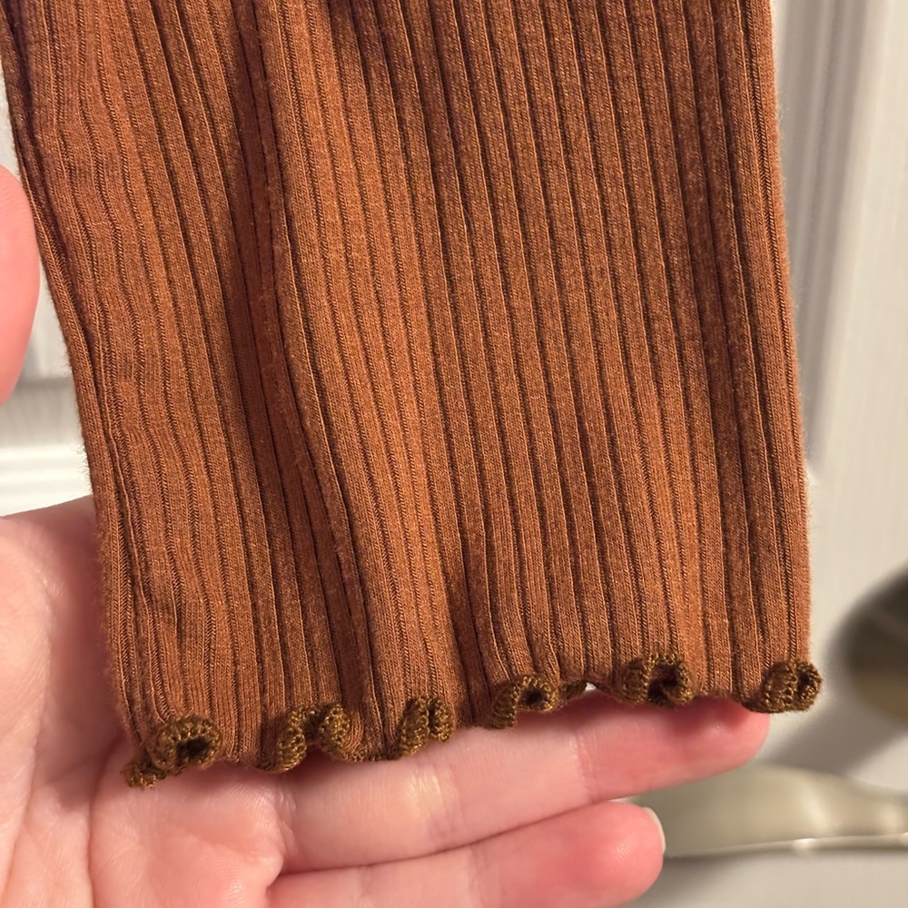Bozzolo Rust Ribbed Crop Top - Picture 3 of 4